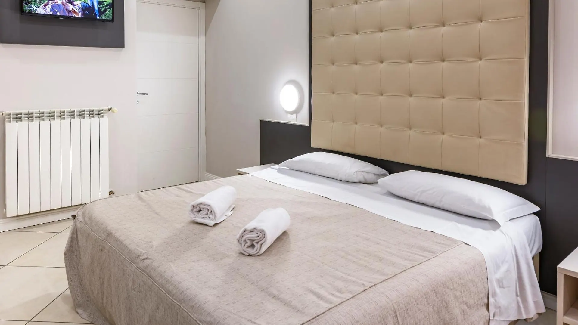 Hotel Demo' Μιλάνο