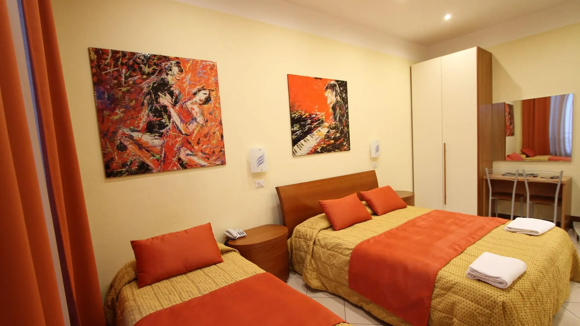 ***  Hotel Demo' Milan Italy